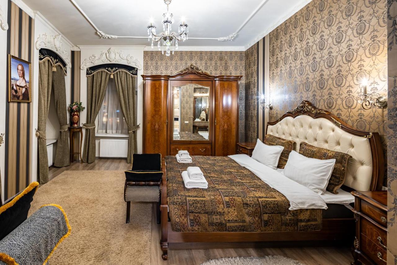 Classic Royal Central Apartment. Balcony And A/C Lviv Exteriör bild